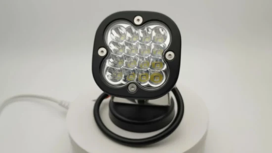 Accessoires de moto LED bicolore antibrouillard/feux de conduite Projecteur LED de voiture Autres accessoires d'éclairage de voiture